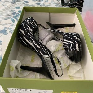 Gianna Bini Heels-black/white